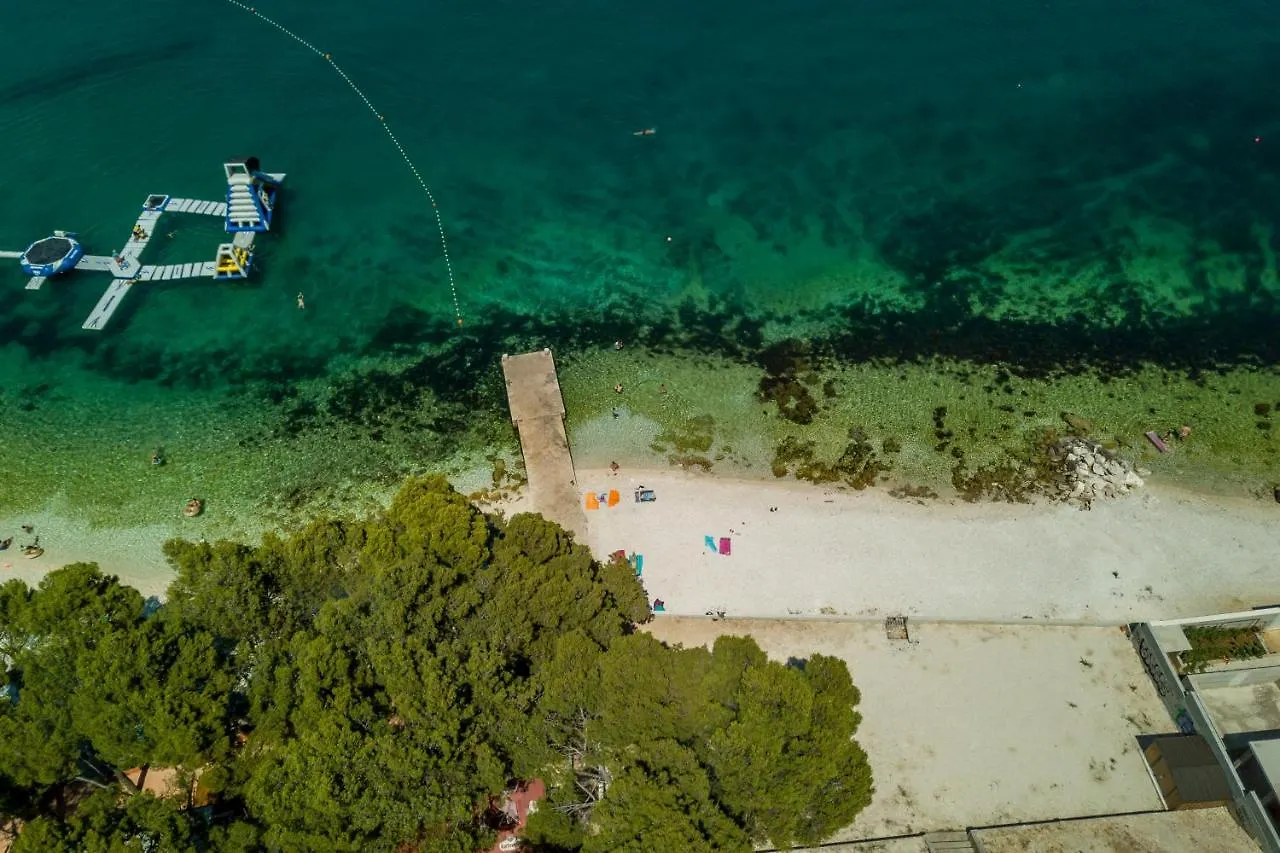 Villa Navisus With Heated Pool And Roof Top Jacuzzi-150M From The Beach Croatia