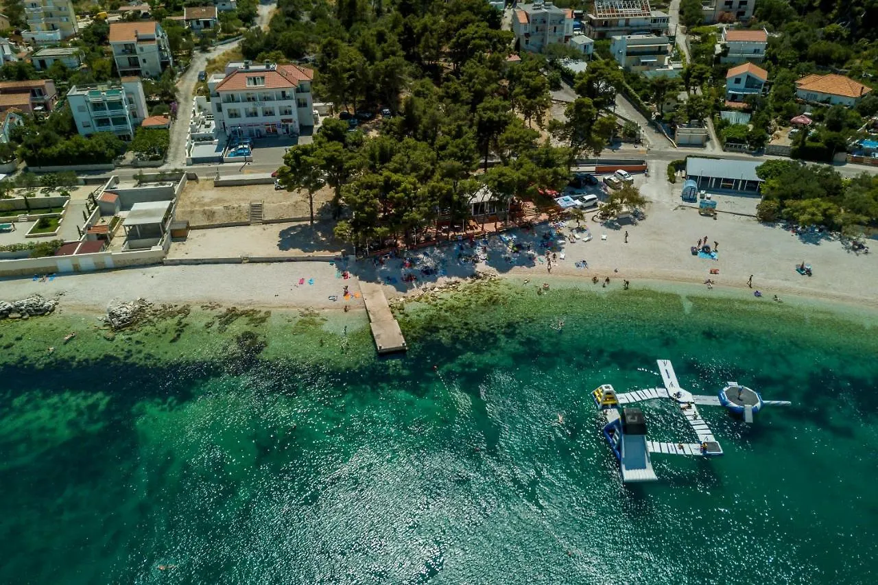 Villa Navisus With Heated Pool And Roof Top Jacuzzi-150M From The Beach 0*, Slatine