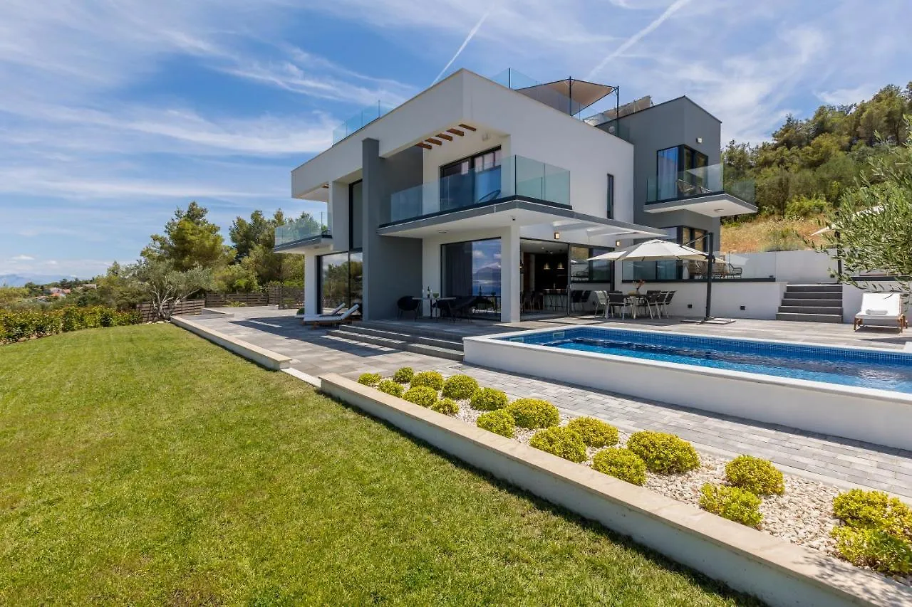 Villa Navisus With Heated Pool And Roof Top Jacuzzi-150M From The Beach