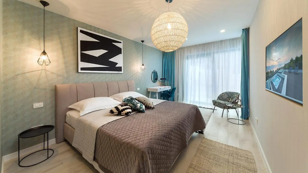 Villa Navisus With Heated Pool And Roof Top Jacuzzi-150M From The Beach