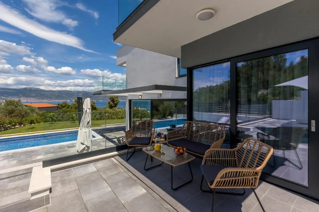 Villa Navisus With Heated Pool And Roof Top Jacuzzi-150M From The Beach