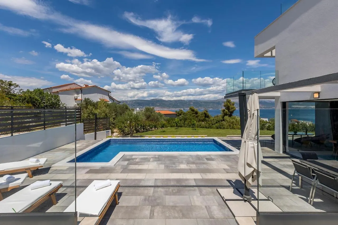 Villa Navisus With Heated Pool And Roof Top Jacuzzi-150M From The Beach  Slatine