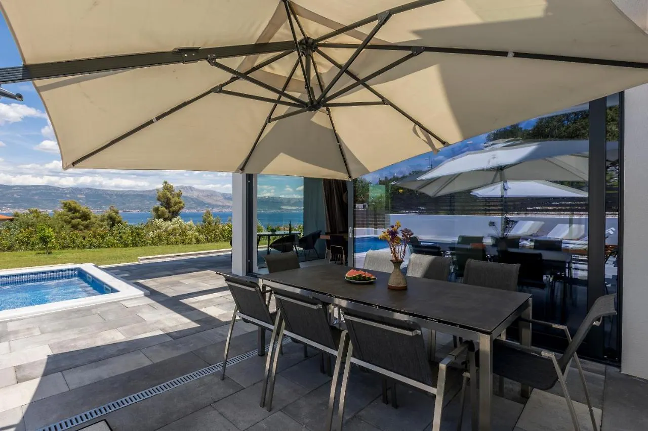 Villa Navisus With Heated Pool And Roof Top Jacuzzi-150M From The Beach
