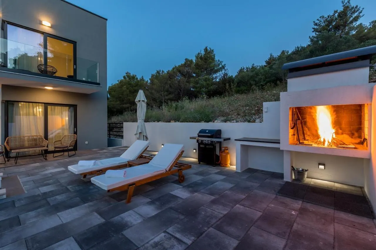 Villa Navisus With Heated Pool And Roof Top Jacuzzi-150M From The Beach