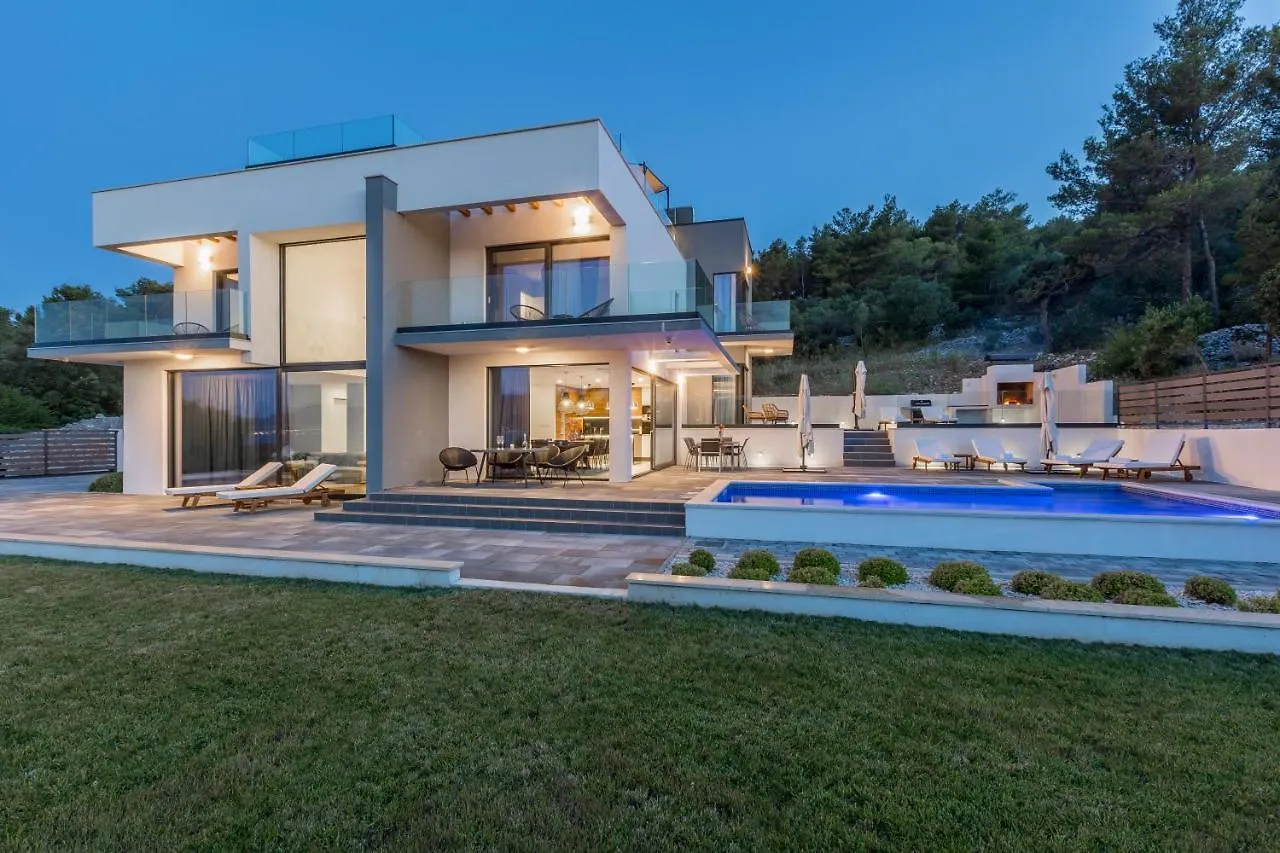 Villa Navisus With Heated Pool And Roof Top Jacuzzi-150M From The Beach Slatine