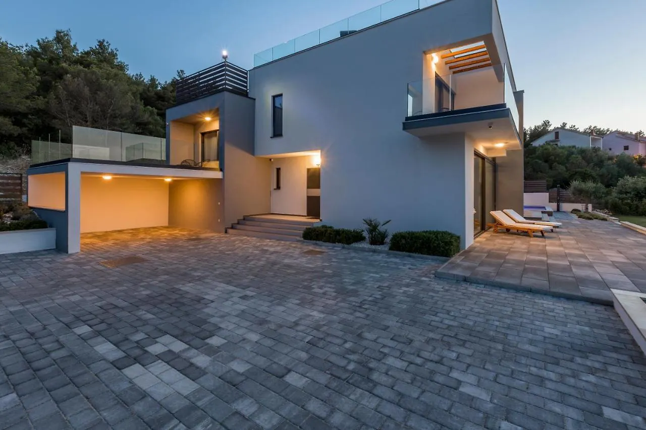Villa Navisus With Heated Pool And Roof Top Jacuzzi-150M From The Beach