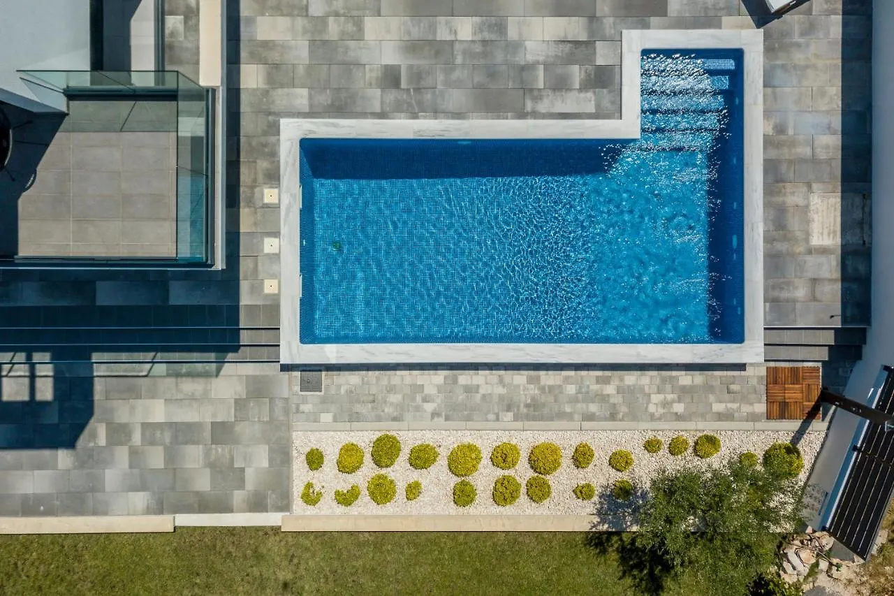 Villa Navisus With Heated Pool And Roof Top Jacuzzi-150M From The Beach 0*, Slatine