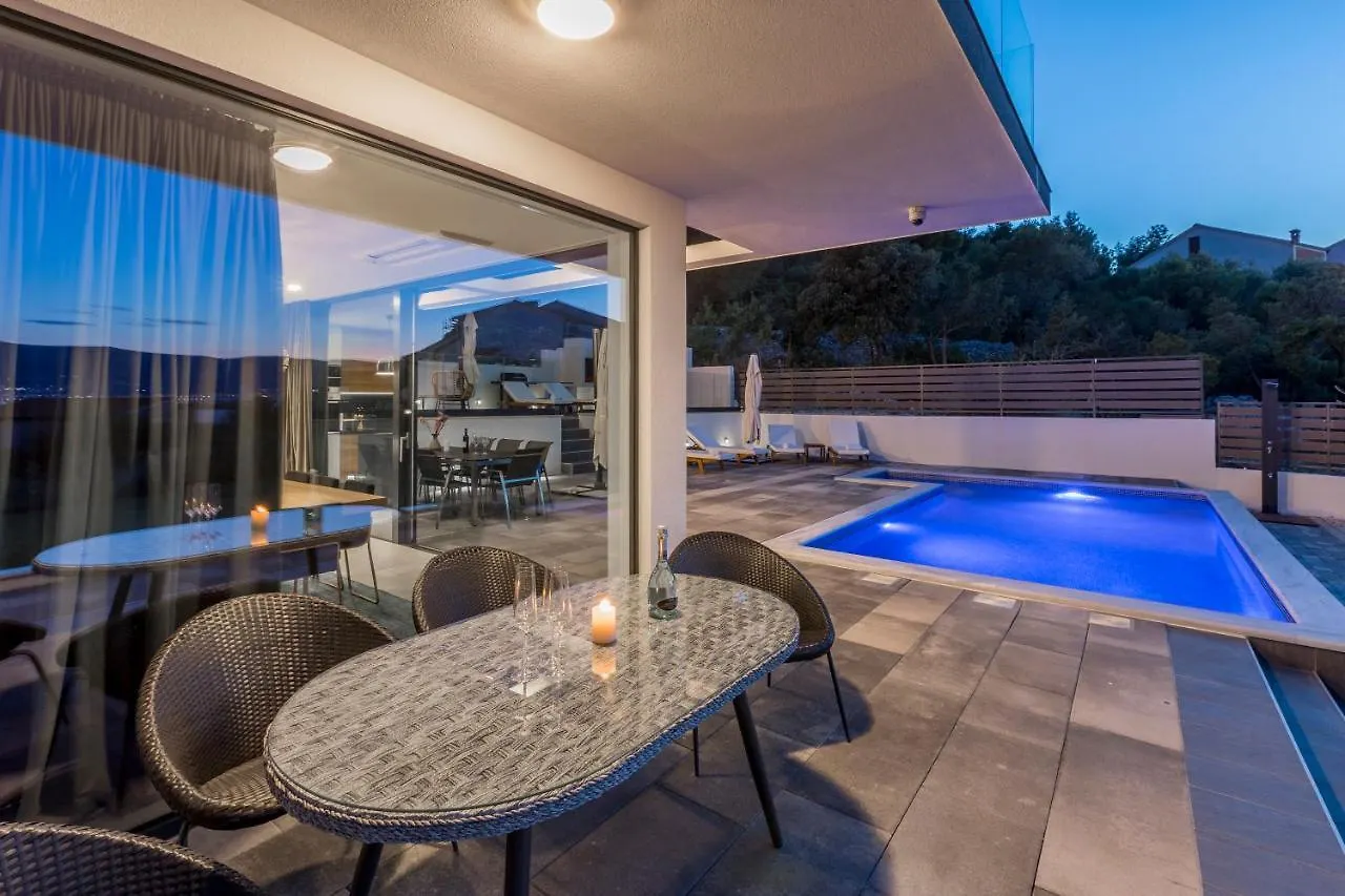 Villa Navisus With Heated Pool And Roof Top Jacuzzi-150M From The Beach  Slatine
