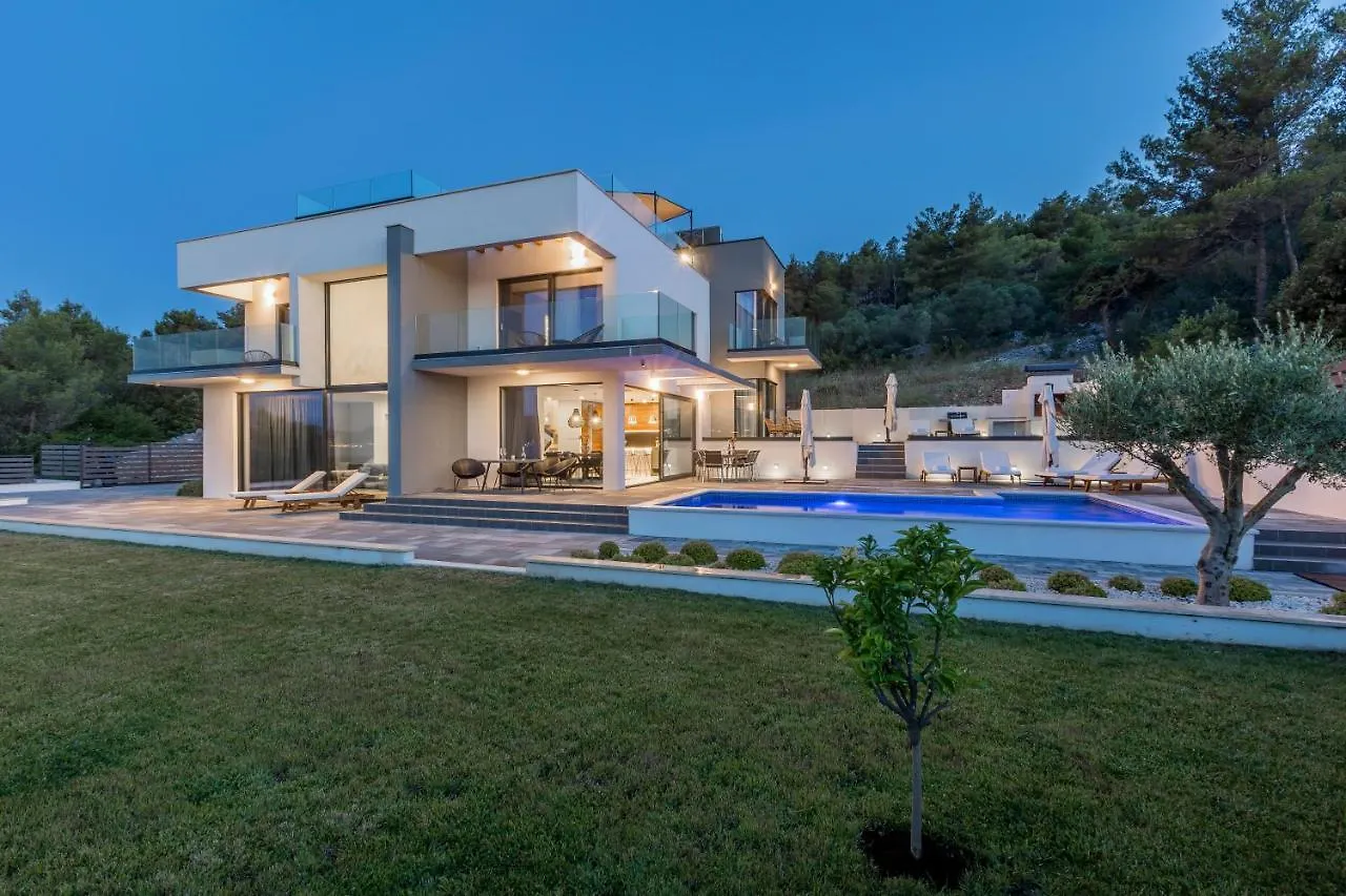 Villa Navisus With Heated Pool And Roof Top Jacuzzi-150M From The Beach