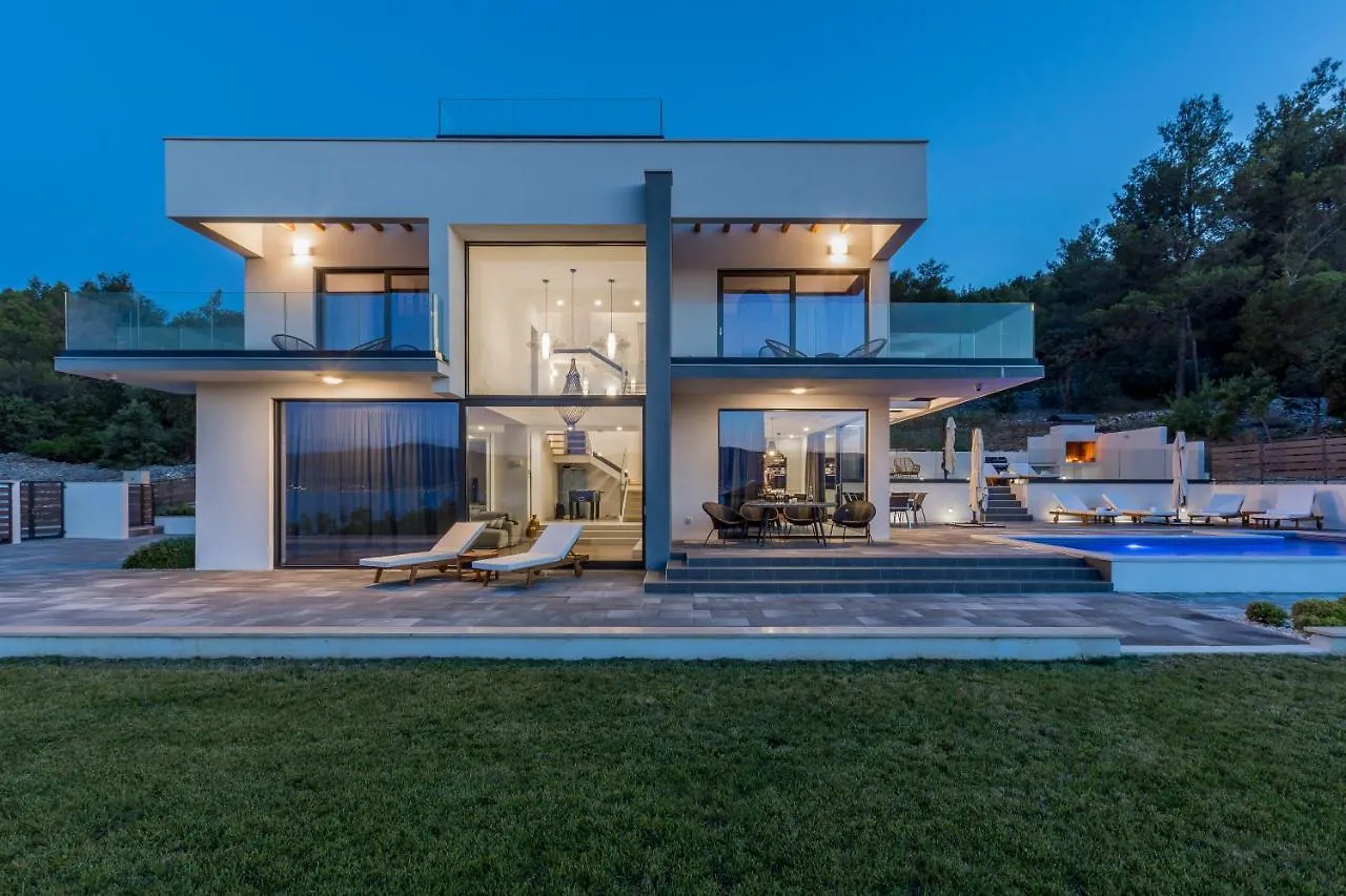 Villa Navisus With Heated Pool And Roof Top Jacuzzi-150M From The Beach