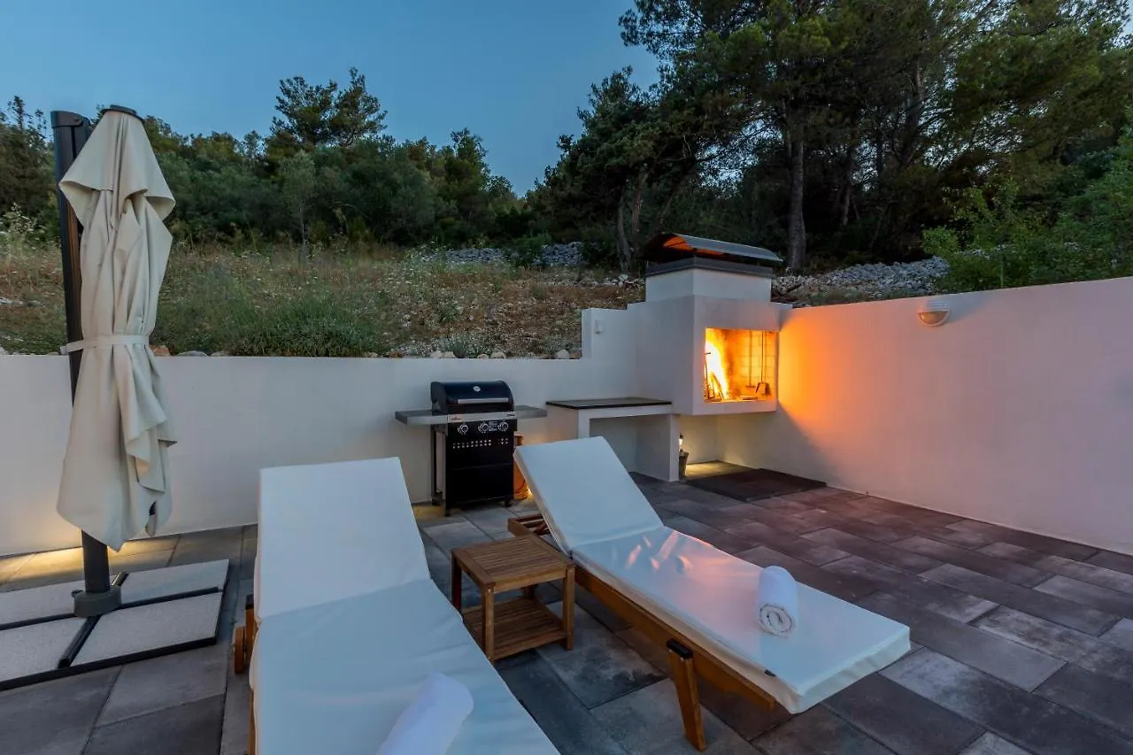 Villa Navisus With Heated Pool And Roof Top Jacuzzi-150M From The Beach  Slatine